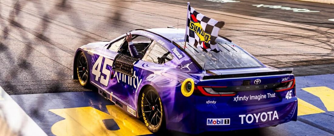 Reddick impone récord y domina en NASCAR 2026